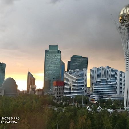 Апартаменты В Центре Левого Берега Astana Exterior foto