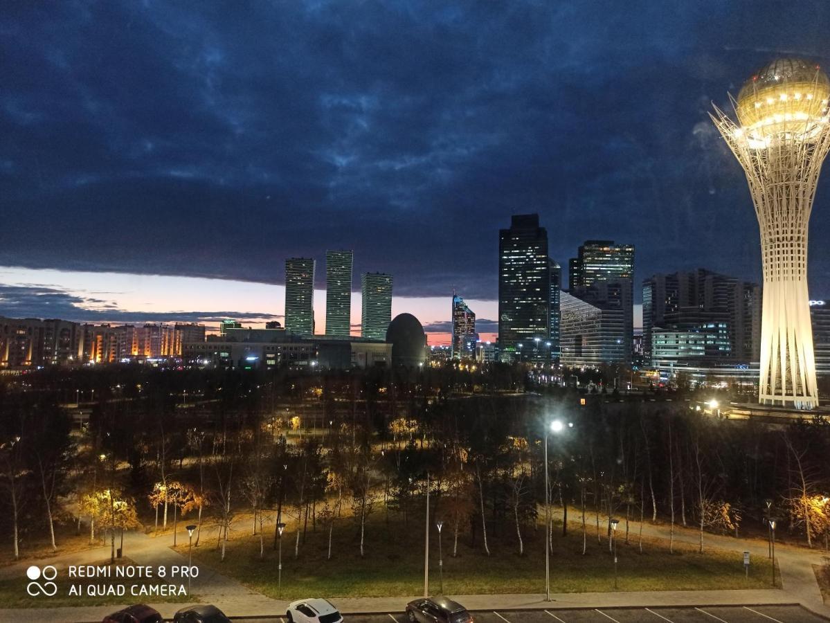 Апартаменты В Центре Левого Берега Astana Exterior foto